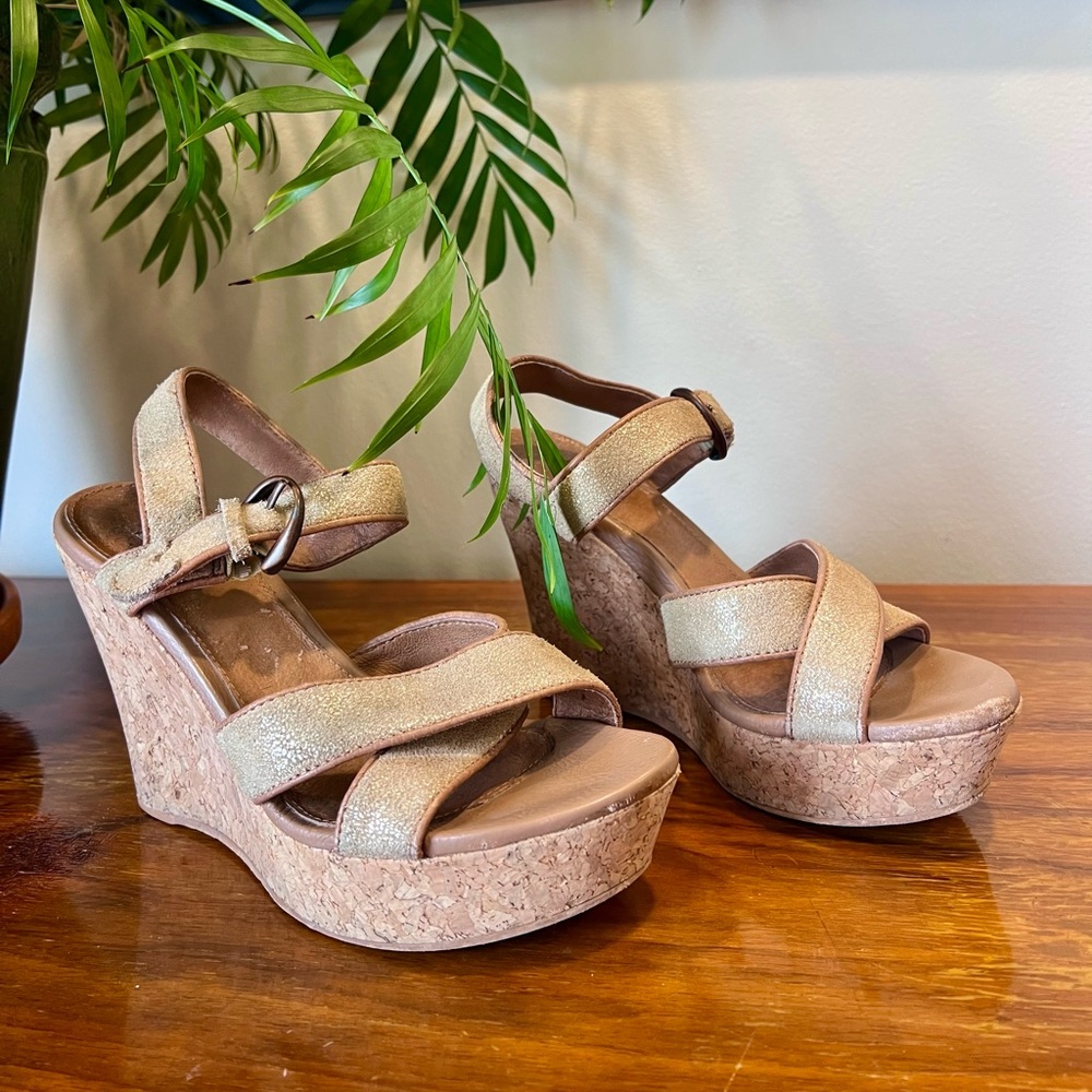 UGG Jazmine Metallic Chestnut Gold Coast Cork Wedge Sandals